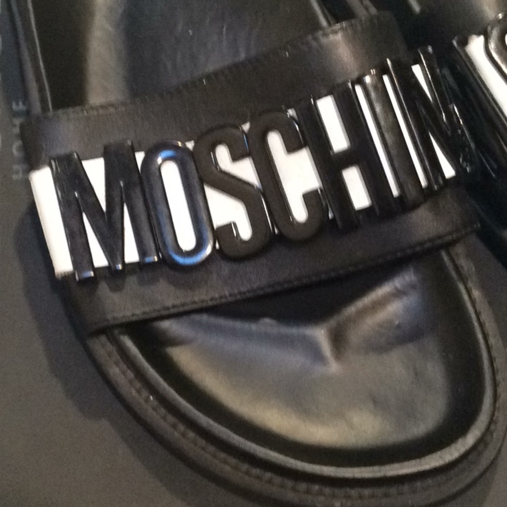 Moschino - Picture 4 of 4